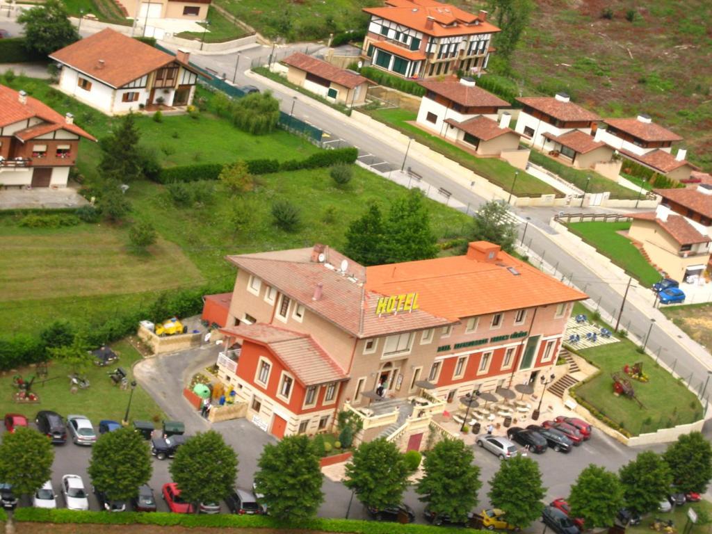 Hotel Erreka Güeñes Buitenkant foto